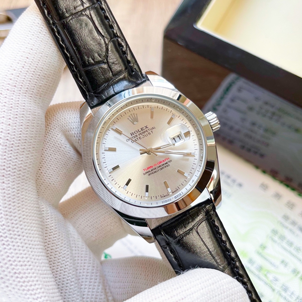 ブランド時計背面デザイン